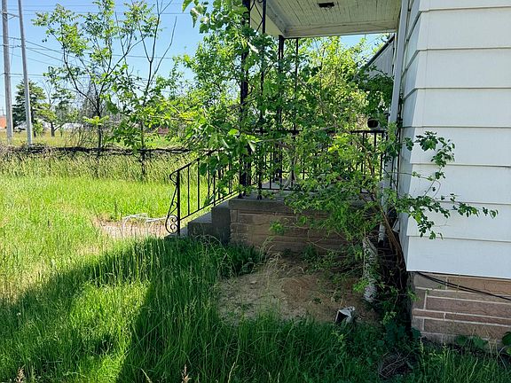 3rd image of 726 Waverly Ave