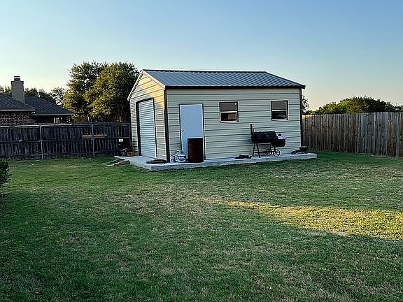 5th image of 631 Christina Dr