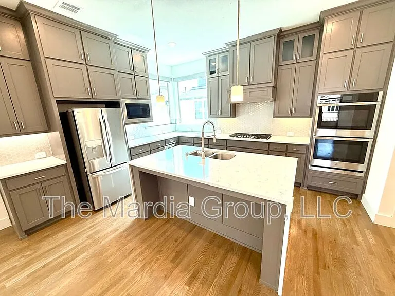 4916 Broadway Dr — Photo 14