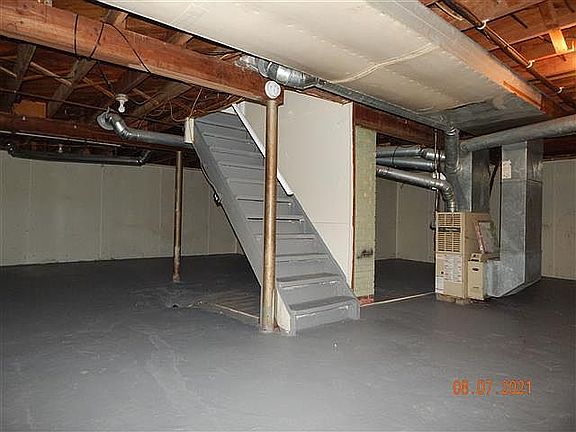 2nd image of 1922 Tremont Ave SW