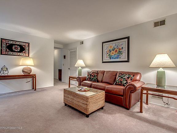 3rd image of 27 Nicole Ct #1000