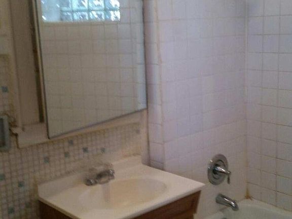 3rd image of 3937 W Cornelia Ave #1