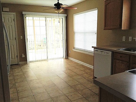3rd image of 215 Arbor Oaks Dr