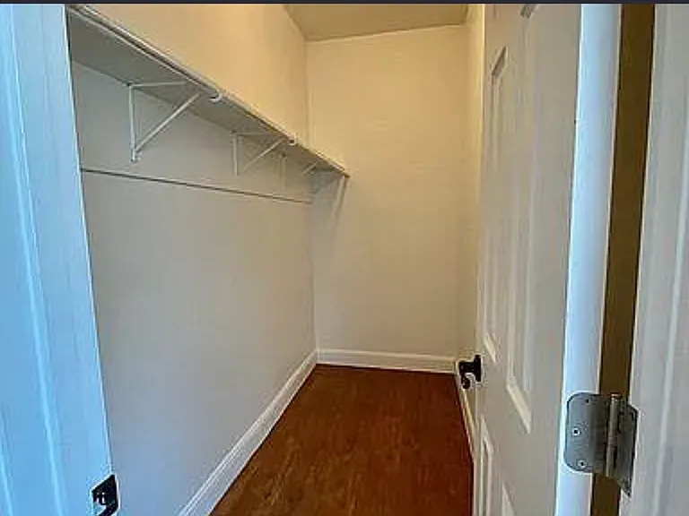 1100 Berry Rd — Photo 10