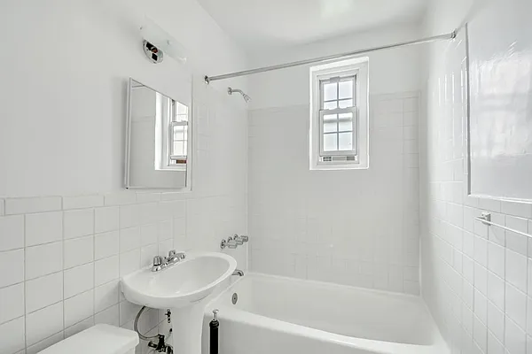 Rented by Pistilli Realty Group | media 4