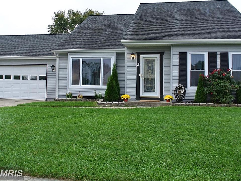 3 bedroom, 1.5 bath Contemporary split