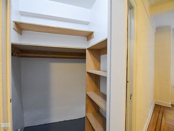 4th image of 201 W 77th St APT 4G