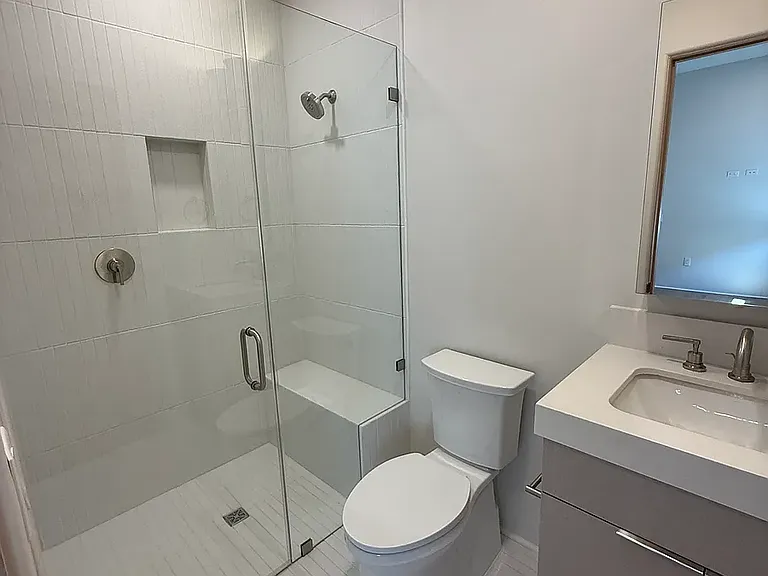 301 W Comstock Ave #4 — Photo 34