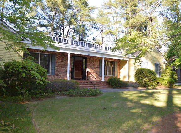 2nd image of 100 Cherry Hills Dr