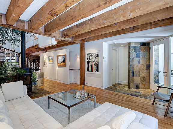 2nd image of 305 Rue De La Cmn #Oth-2