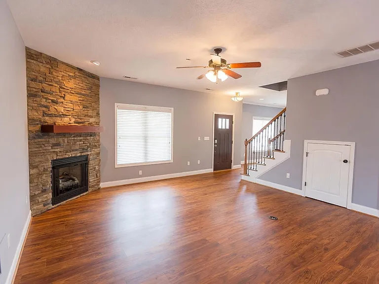 505 Capstone Dr — Photo 7