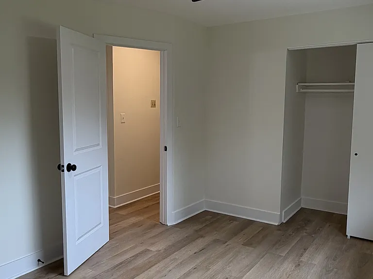 312 N 80th Ter — Photo 14