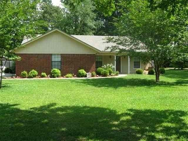 1st image of 24 Hickory Oak Ln