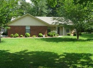 24 Hickory Oak Ln, Texarkana, TX 75501