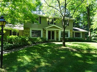 19425 Buckingham Pl, Brookfield, WI 53045