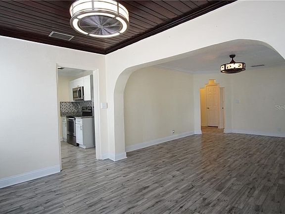 2nd image of 756 Mandalay Ave