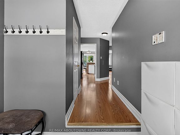 4th image of 5233 Thornburn Dr