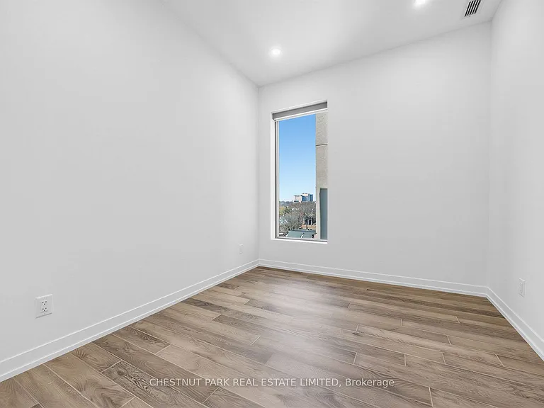 759 Queen St E #Penthouse 1 — Photo 20