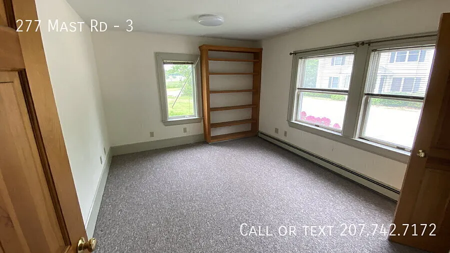 University Student Rental- Available for the 2027-2028 School Year!! Heat & Hot water Included — Photo 3