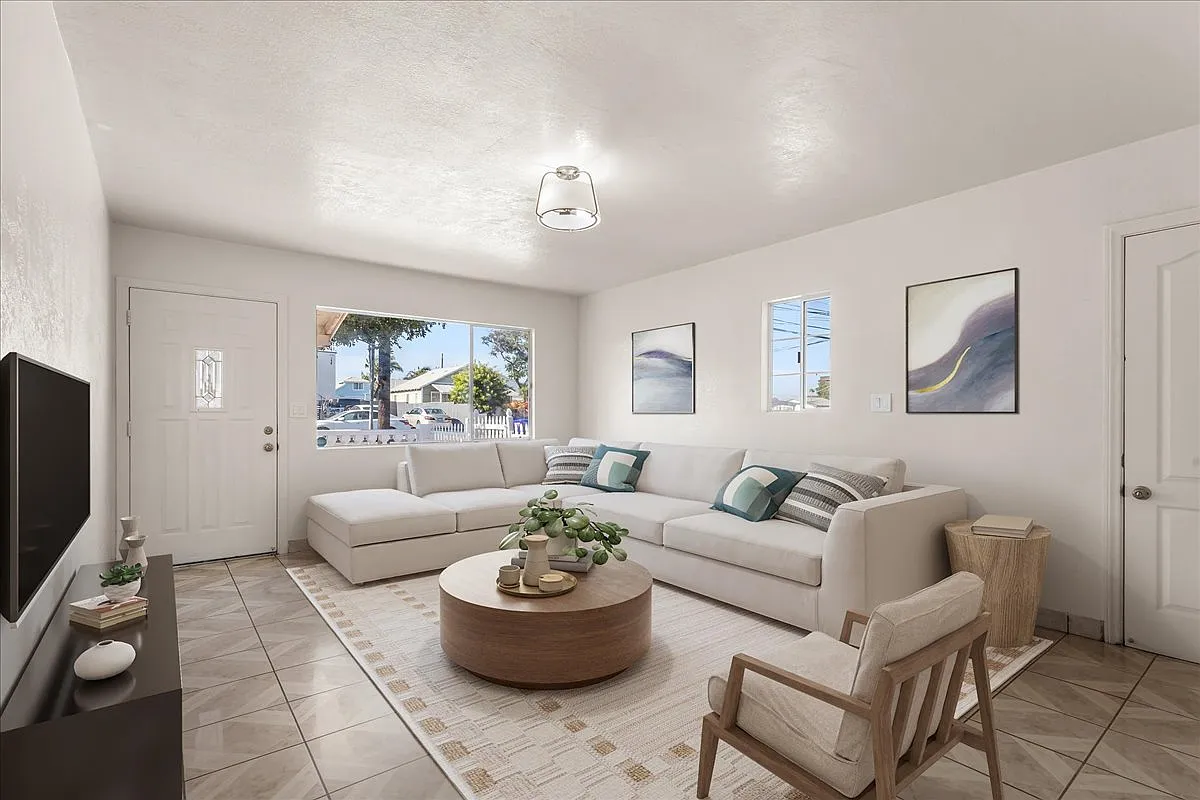 3 bed, 1014 sqft, $3,150 — Photo 2