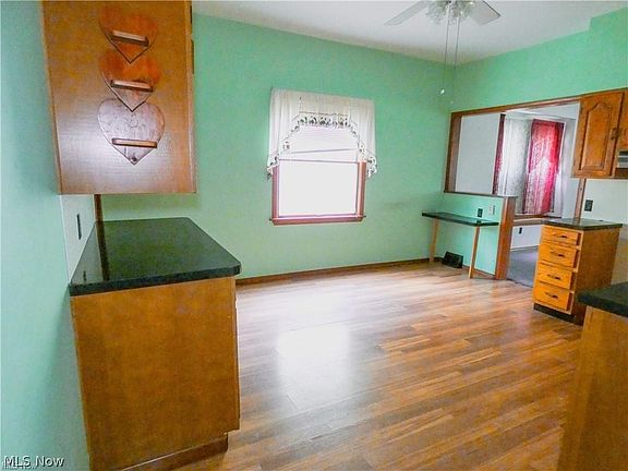 5th image of 3864 E 52nd St