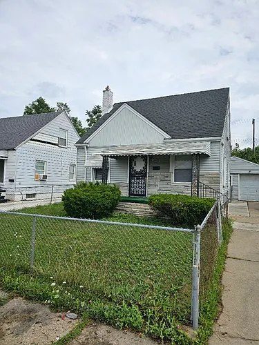 3337 S Bassett St Photo 1