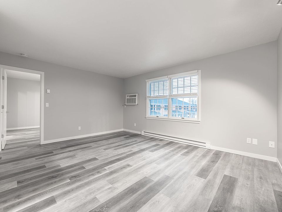 Chardon Place Apartments and Townhomes 101 Meadowlands Dr Chardon OH