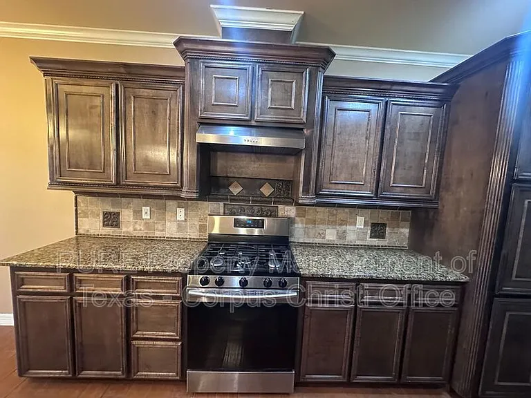 6902 Anastasia — Photo 13