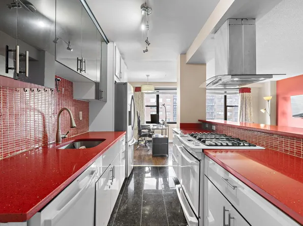 201 Saint Pauls Avenue image 7 of 22