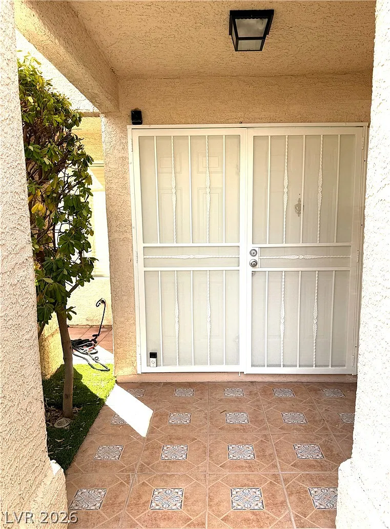 3 bed, 3.0 bath, 1792 sqft, $2,675 — Photo 3