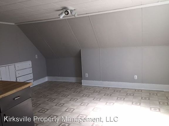 4th image of 415 N Florence St #3
