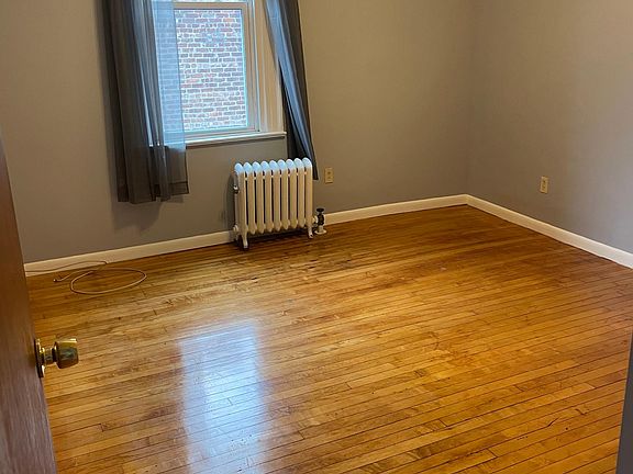 3rd image of 267 E 238th St Floor 2