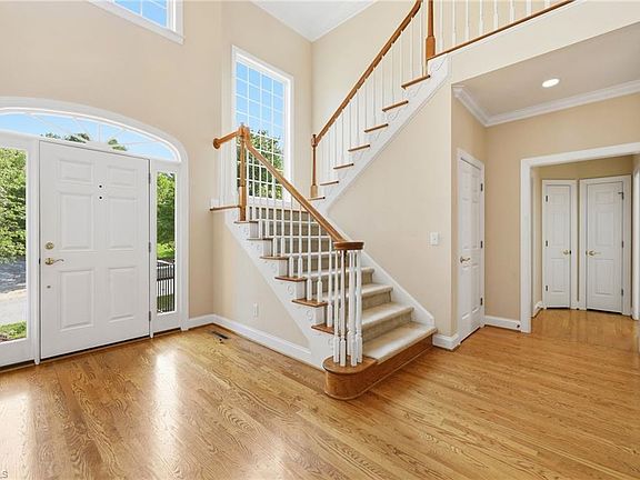 2nd image of 105 Creekstone Ct