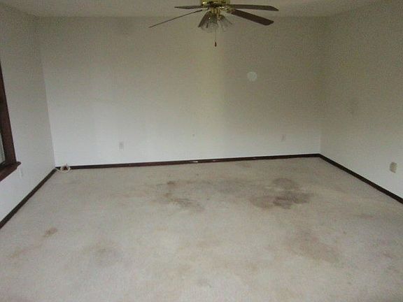 5th image of 4381 Angela Dr