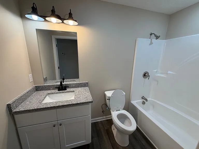 100 Crestview Dr — Photo 15