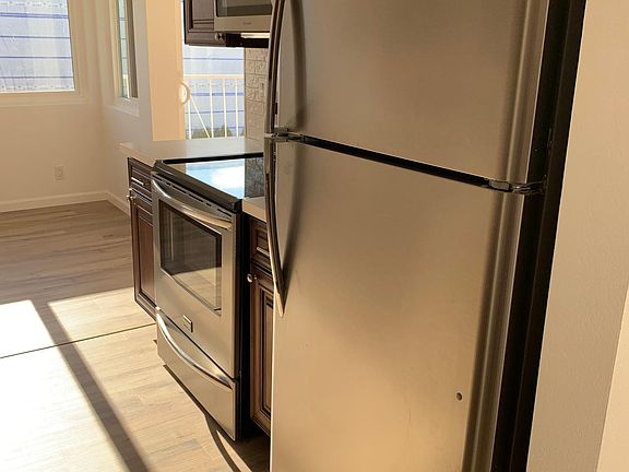 3rd image of 6421 Lake Washington Blvd NE APT 303