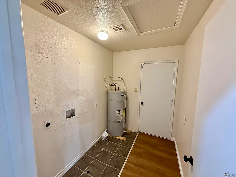4590 W 19th Pl — Photo 13