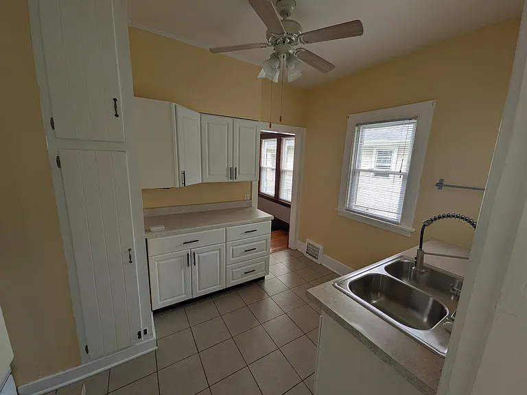 4612 Washington St — Photo 9