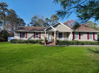 657 Whiskey Rd, Ridge, NY 11961