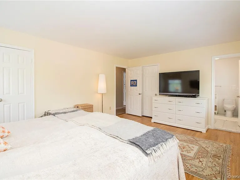 4 Dalphin Dr — Photo 16