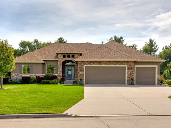 313 Oakwood Dr, Polk City, IA 50226