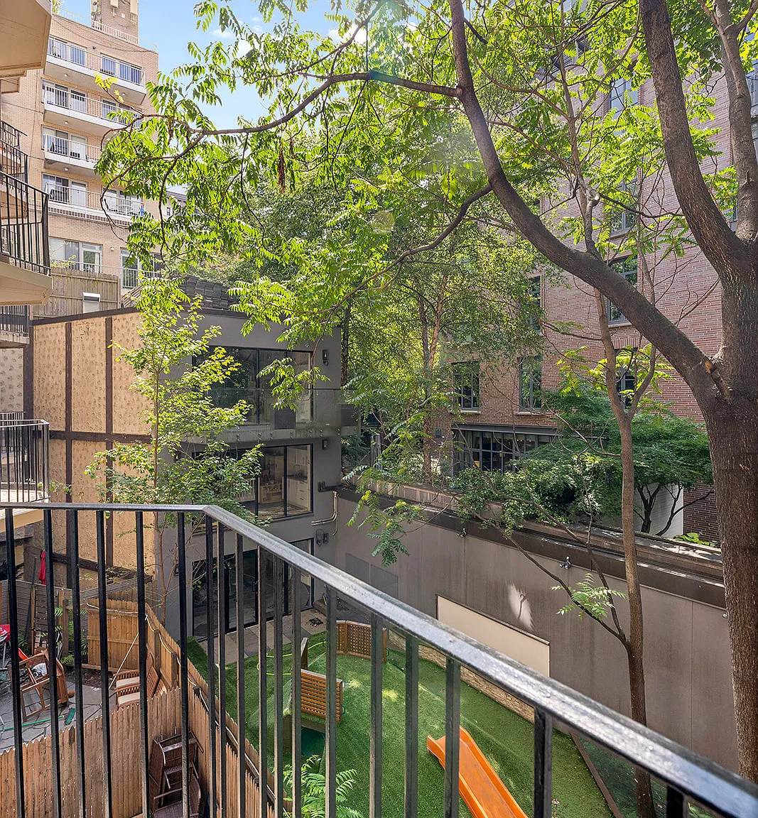 211 Thompson St — Photo 3