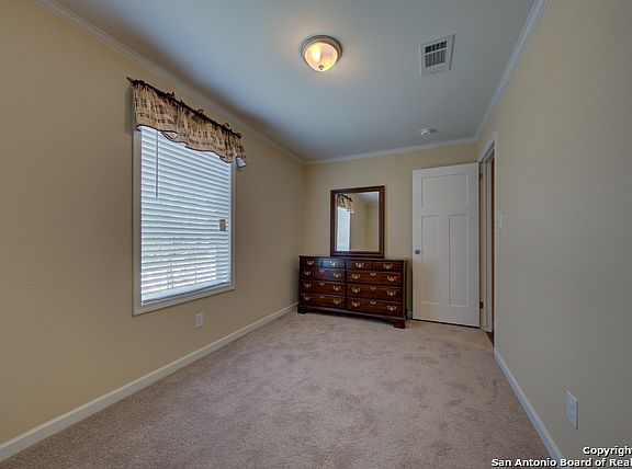 5th image of 115 Amires Pl