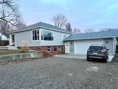 1020 N River Ave, Glendive, MT, 59330