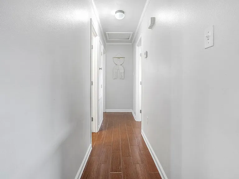 Lassere Cir — Photo 13