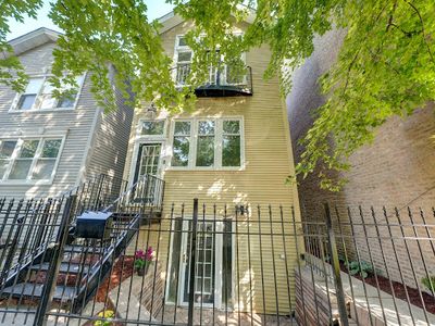 2340 W Moffat St, Chicago, IL, 60647