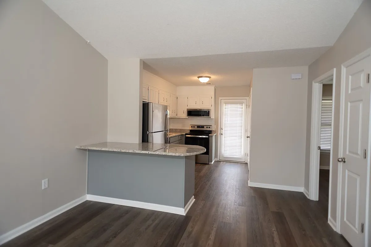 Building Photo - 140 Lanier Dr #23