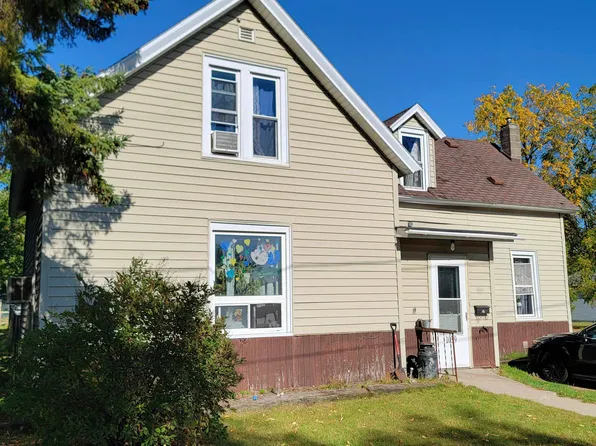 1059 Walnut St, Marinette, WI 54143