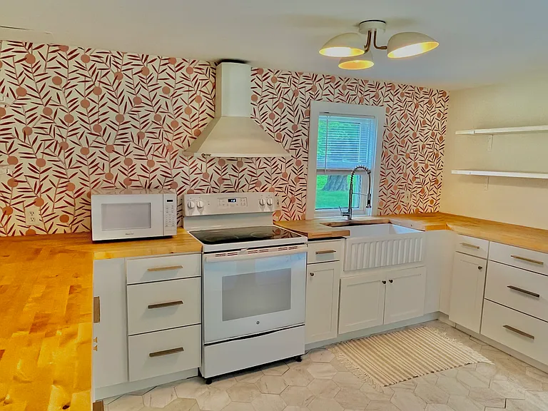 52 Old Dennett Rd — Photo 4