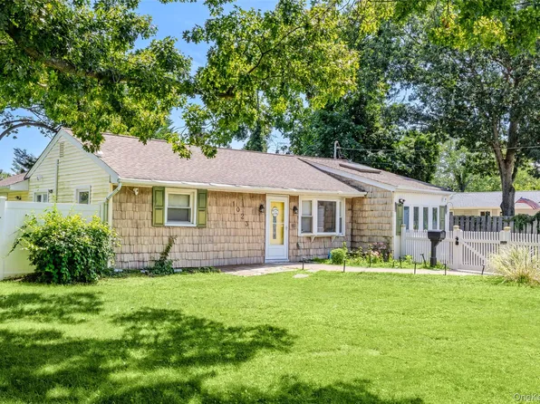 1023 Udall Road, Bay Shore, NY 11706